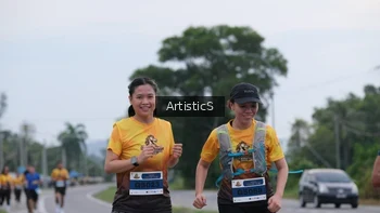 Runner Photo 2066396