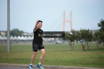 Runner Photo 2067328