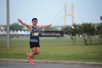 Runner Photo 2067370