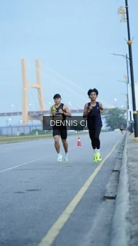 Runner Photo 2067999