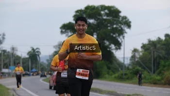 Runner Photo 2068379
