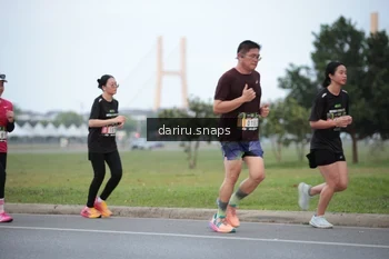 Runner Photo 2068658
