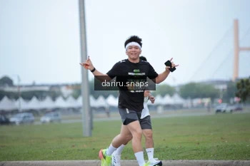 Runner Photo 2068806