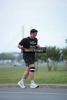 Runner Photo 2069120