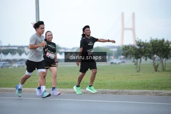Runner Photo 2069315