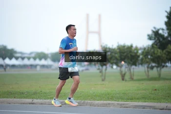 Runner Photo 2069670