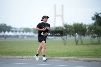 Runner Photo 2069676