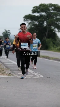 Runner Photo 2069677