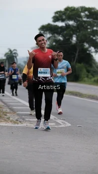 Runner Photo 2069707