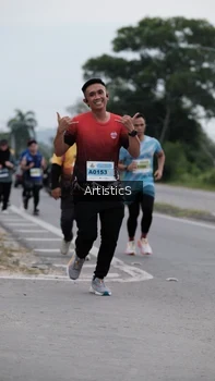 Runner Photo 2069711