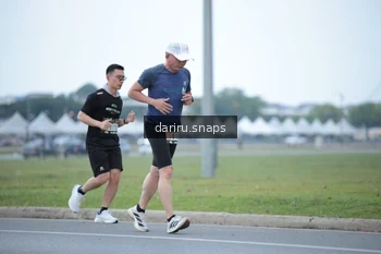 Runner Photo 2069738