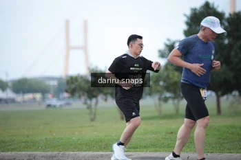 Runner Photo 2069754