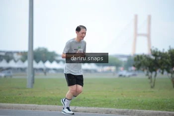 Runner Photo 2069763