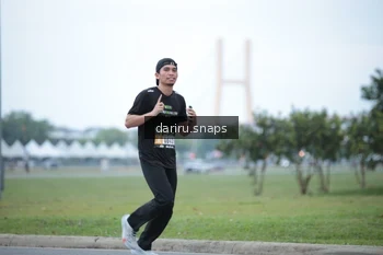 Runner Photo 2071315