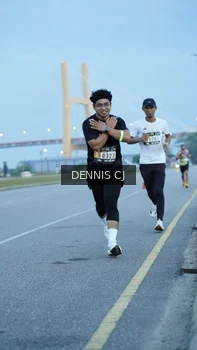 Runner Photo 2071409