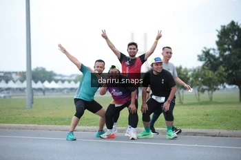 Runner Photo 2071593