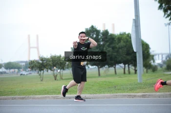 Runner Photo 2071670