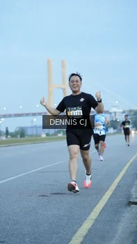 Runner Photo 2071717