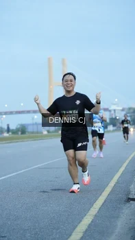 Runner Photo 2071723