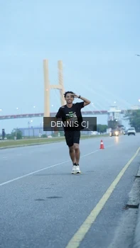 Runner Photo 2071875