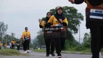 Runner Photo 2071940