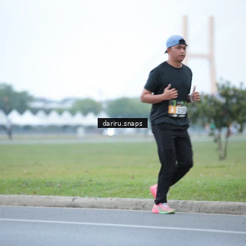 Runner Photo 2072002