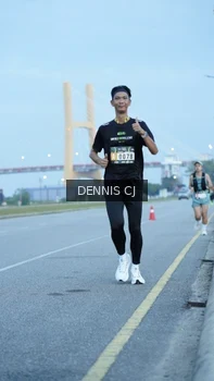 Runner Photo 2072005
