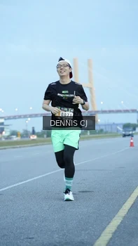 Runner Photo 2072304