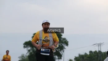 Runner Photo 2072400