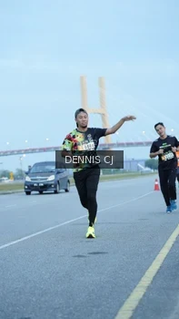 Runner Photo 2072421
