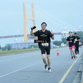 Runner Photo 2072810