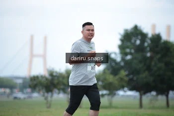 Runner Photo 2072816