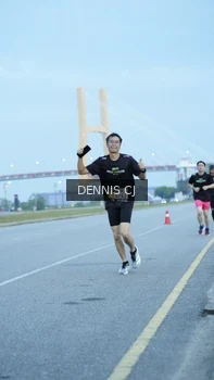 Runner Photo 2072836