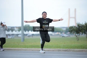 Runner Photo 2072874