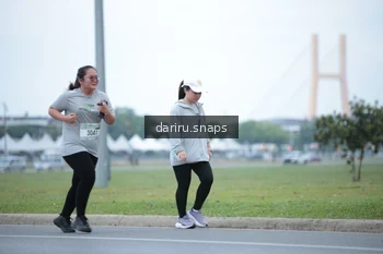 Runner Photo 2072900