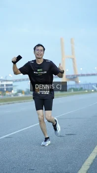 Runner Photo 2072920