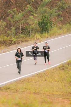 Runner Photo 2073240