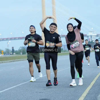 Runner Photo 2073378