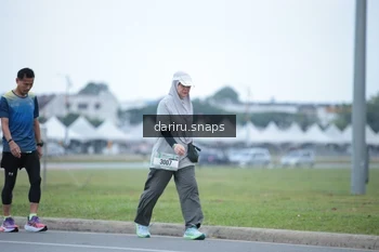Runner Photo 2073388