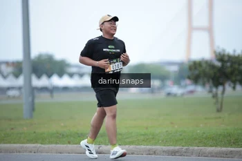 Runner Photo 2073456