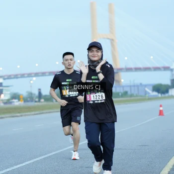 Runner Photo 2073475