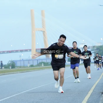 Runner Photo 2073546