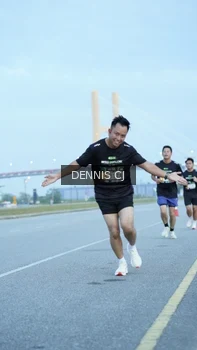 Runner Photo 2073579
