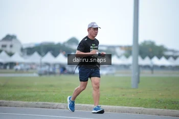 Runner Photo 2073589