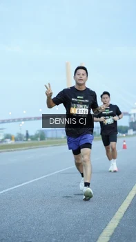 Runner Photo 2073657