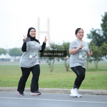 Runner Photo 2073677