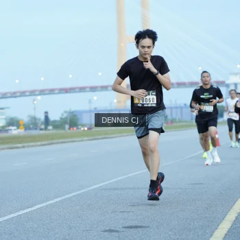Runner Photo 2073905