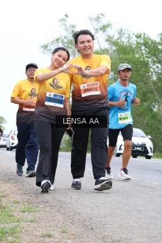 Runner Photo 2073943