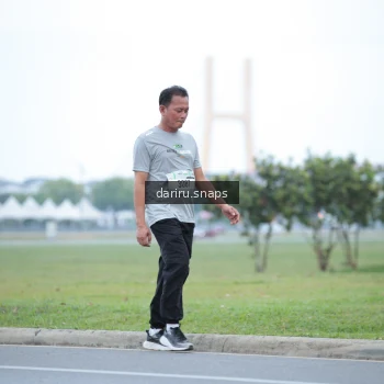 Runner Photo 2074004