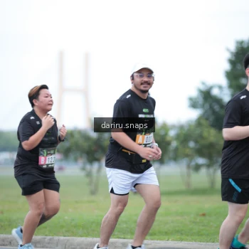 Runner Photo 2074134